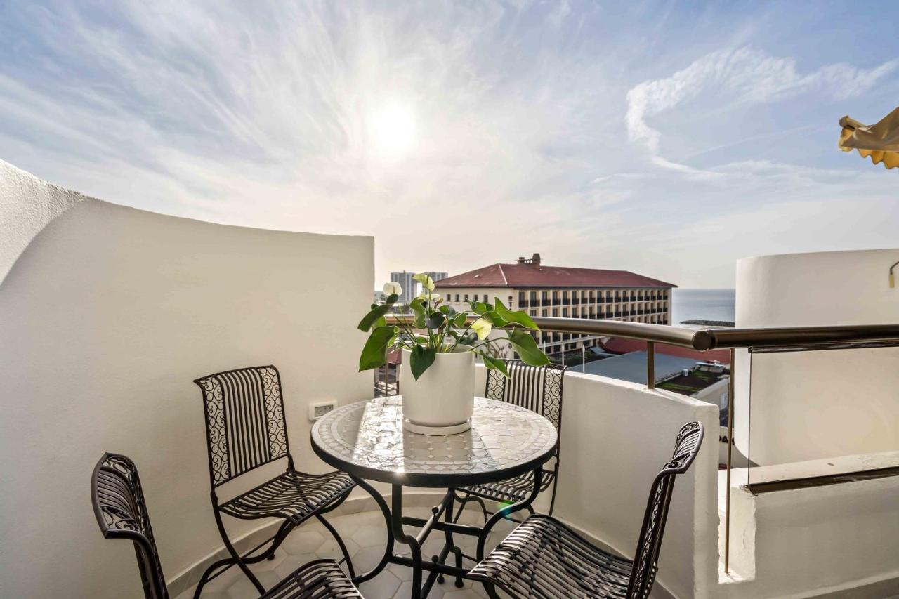 Elegant Duplex With Parking By Beachfront Stay Herzliya ภายนอก รูปภาพ