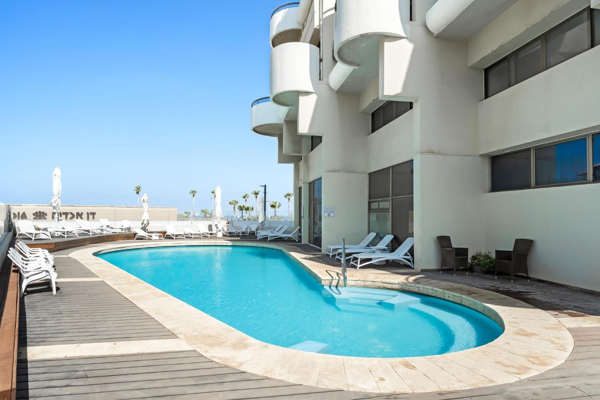 Elegant Duplex With Parking By Beachfront Stay Herzliya ภายนอก รูปภาพ